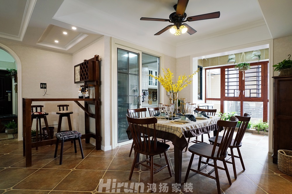 檀香山135㎡輕歐簡美四居室 裝修案例效果圖-餐廳2