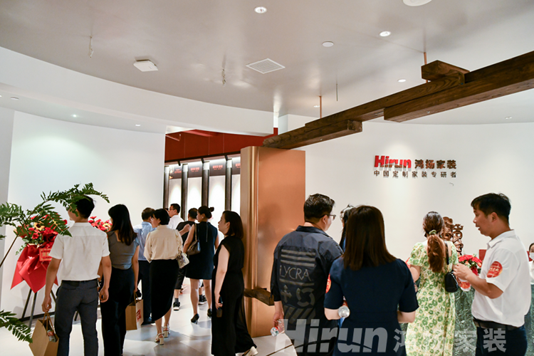 驚喜預告!又兩城將新張,鴻揚定制家裝逆市飛揚 驚喜預告!又兩城將新張,鴻揚定制家裝逆市飛揚