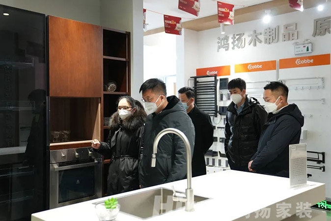 逆勢增長真龍頭,全國優秀裝企代表齊聚鴻揚集團參觀交流 逆勢增長真龍頭,全國優秀裝企代表齊聚鴻揚集團參觀交流