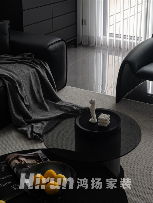 摩登都市中的神秘——新生代菁英人群的“暗黑”藝術