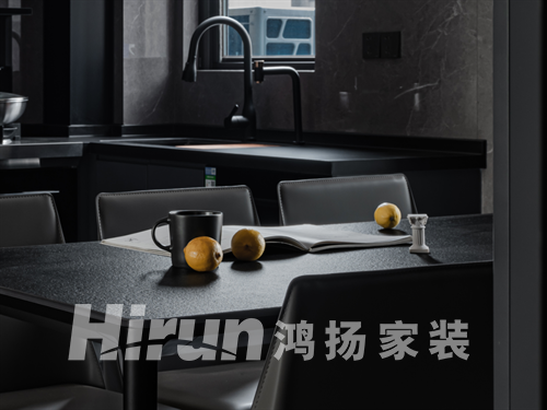 摩登都市中的神秘——新生代菁英人群的“暗黑”藝術