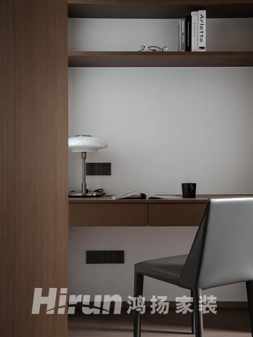 摩登都市中的神秘——新生代菁英人群的“暗黑”藝術