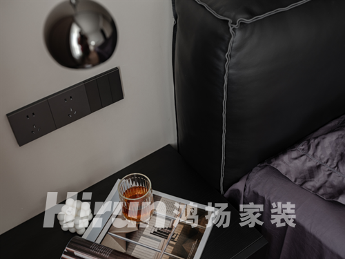 摩登都市中的神秘——新生代菁英人群的“暗黑”藝術