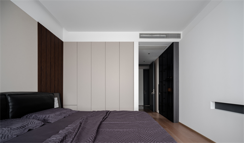 摩登都市中的神秘——新生代菁英人群的“暗黑”藝術