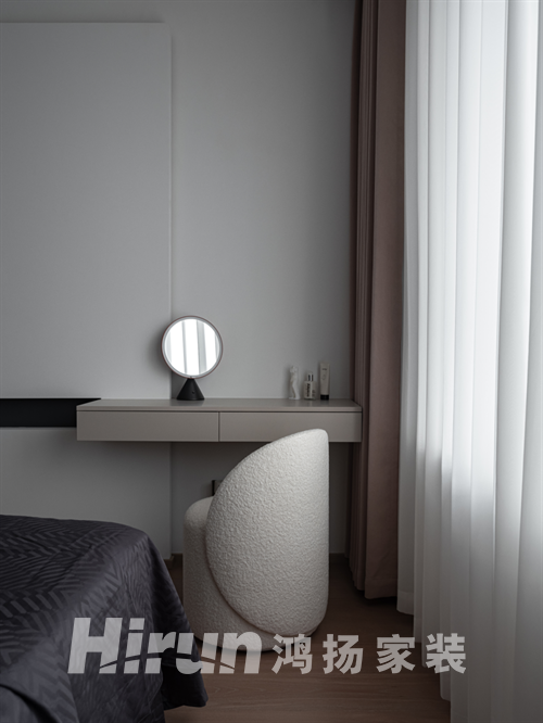 摩登都市中的神秘——新生代菁英人群的“暗黑”藝術