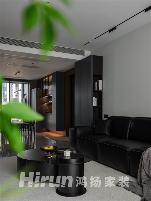 摩登都市中的神秘——新生代菁英人群的“暗黑”藝術